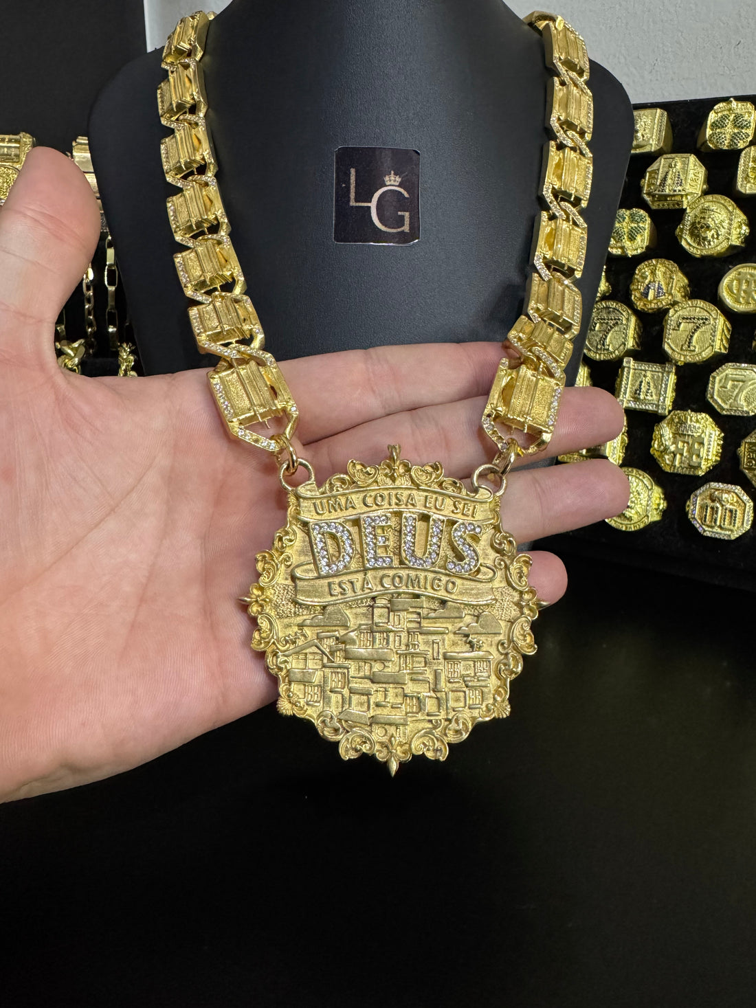 Cordão Personalizado Deus Está Comigo