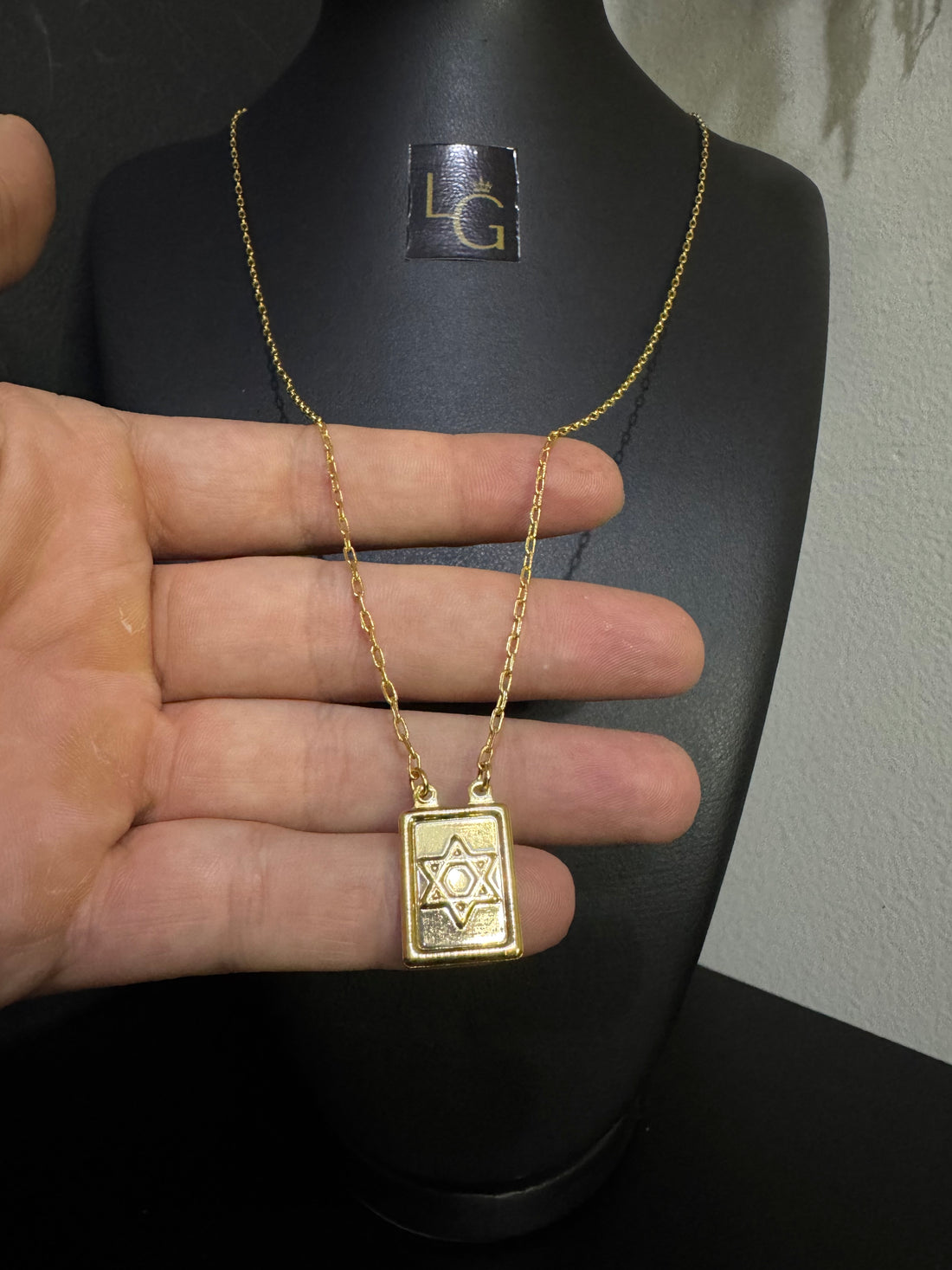 Escapulário estrela banhado a ouro 18k