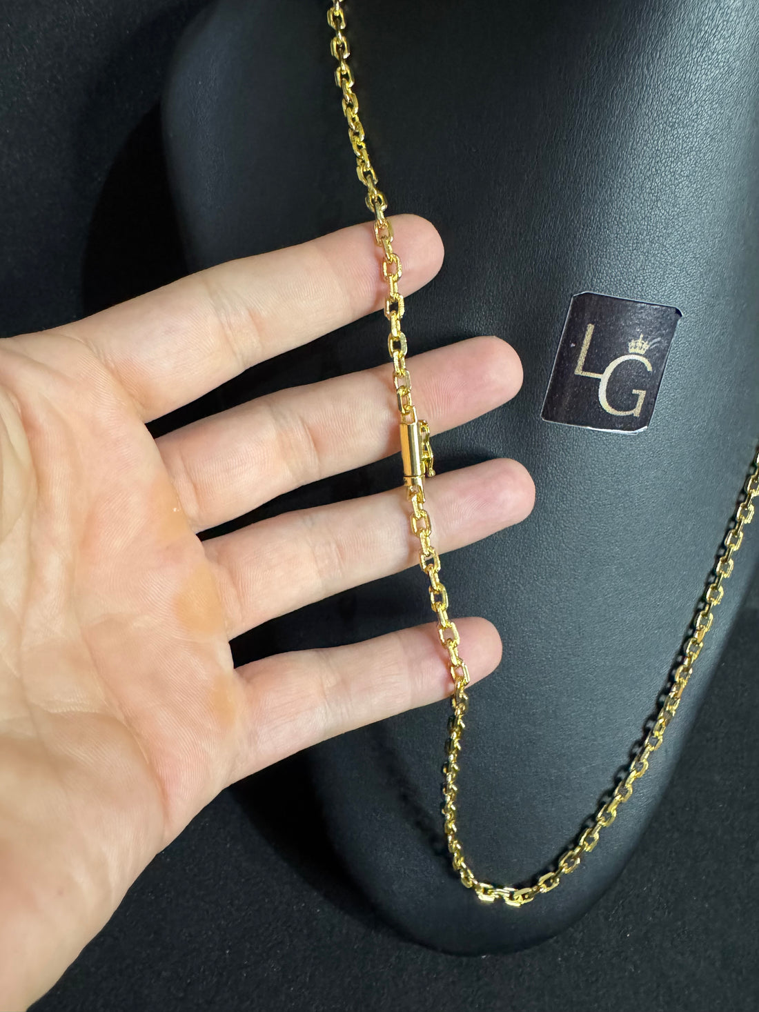 Cordão Cadeado Quina 4mm Banhado a Ouro
