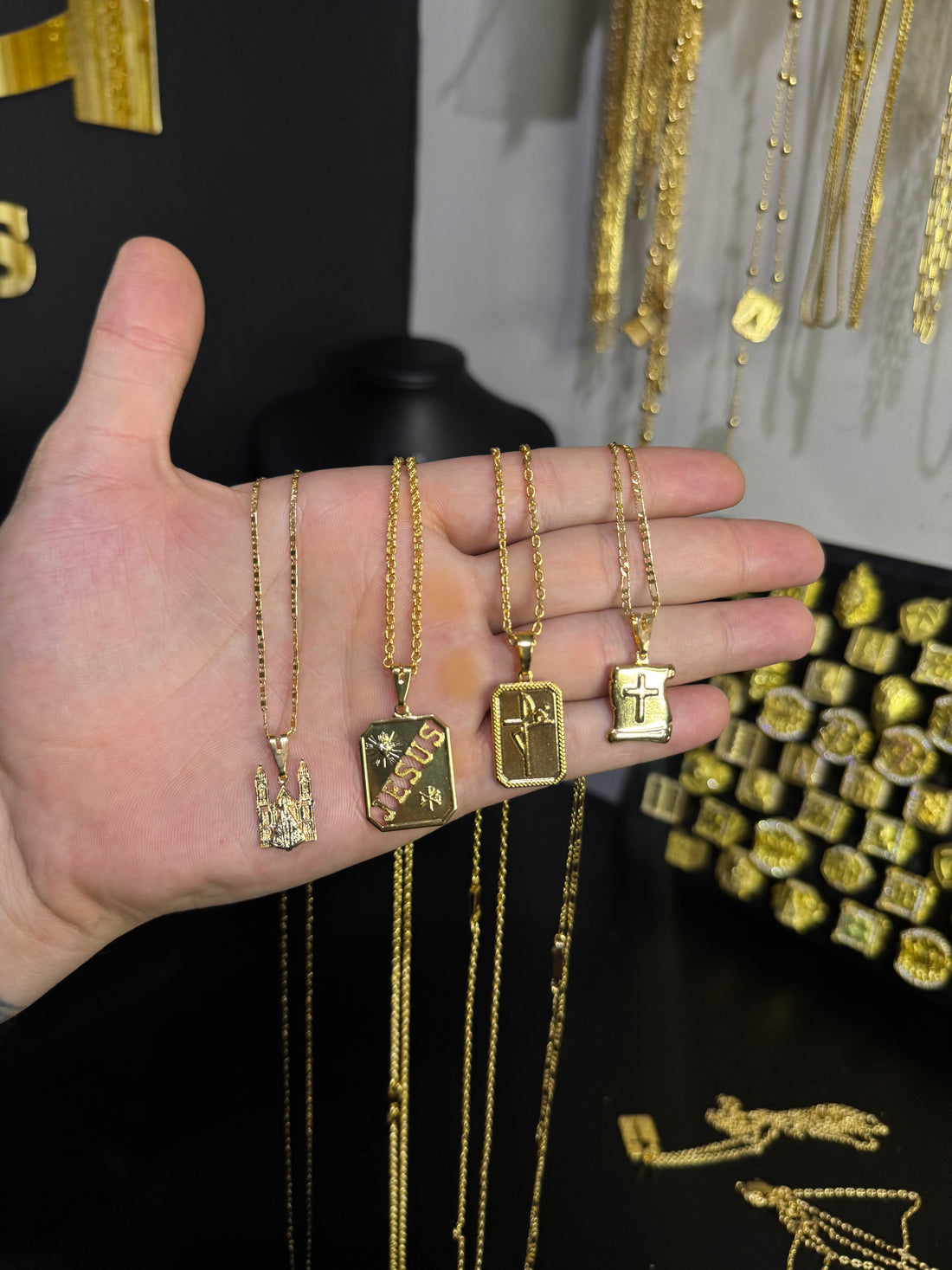 KIT 4 cordões com pingente banhado a ouro 18k 1,5mm 70cm