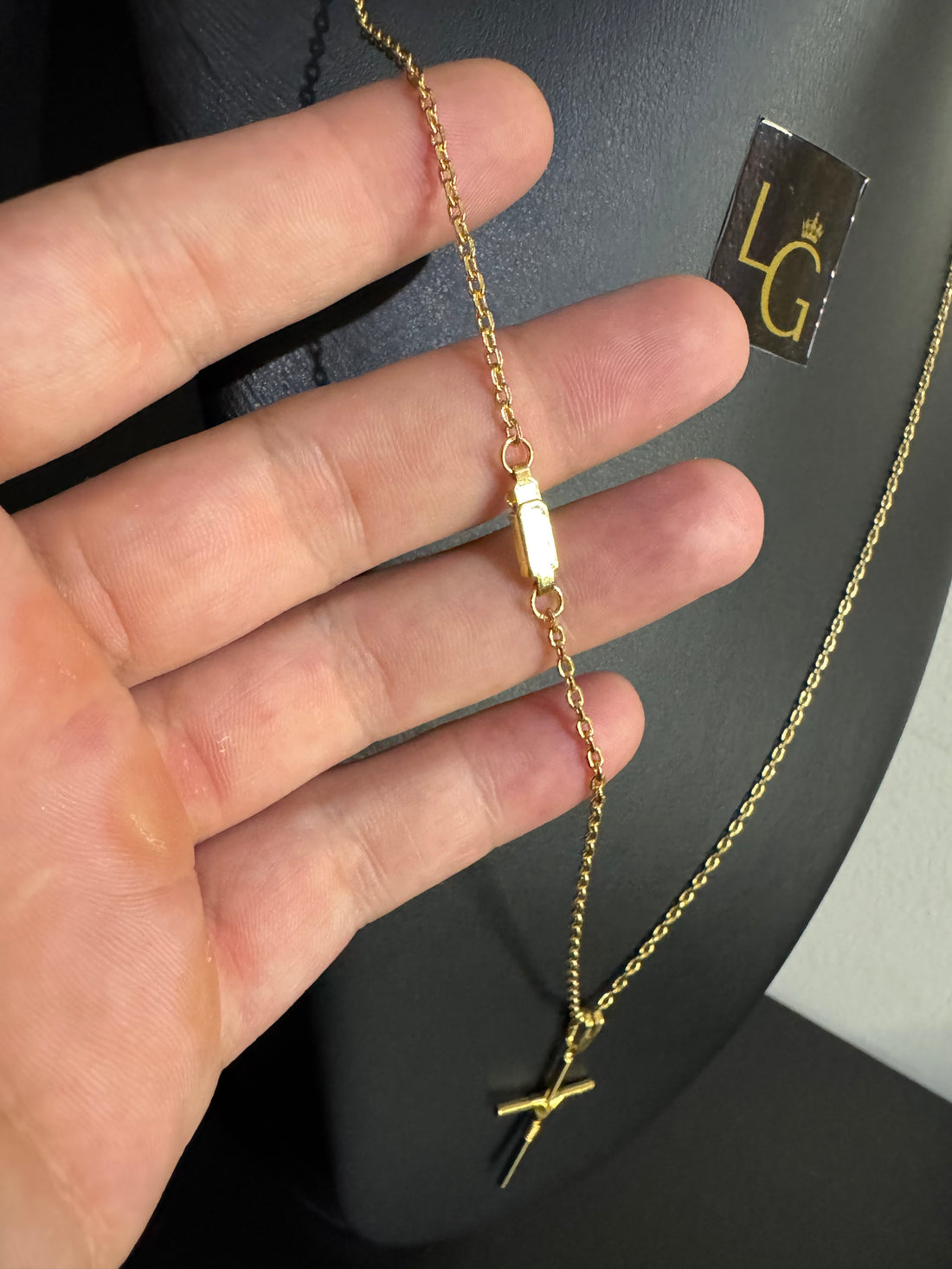 Cordão cadeado 1,5mm - Cruz palito banhado a ouro 18k