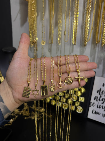 Kit ATACADO 10 CORDÕES COM PINGENTE BANHADO A OURO 18k