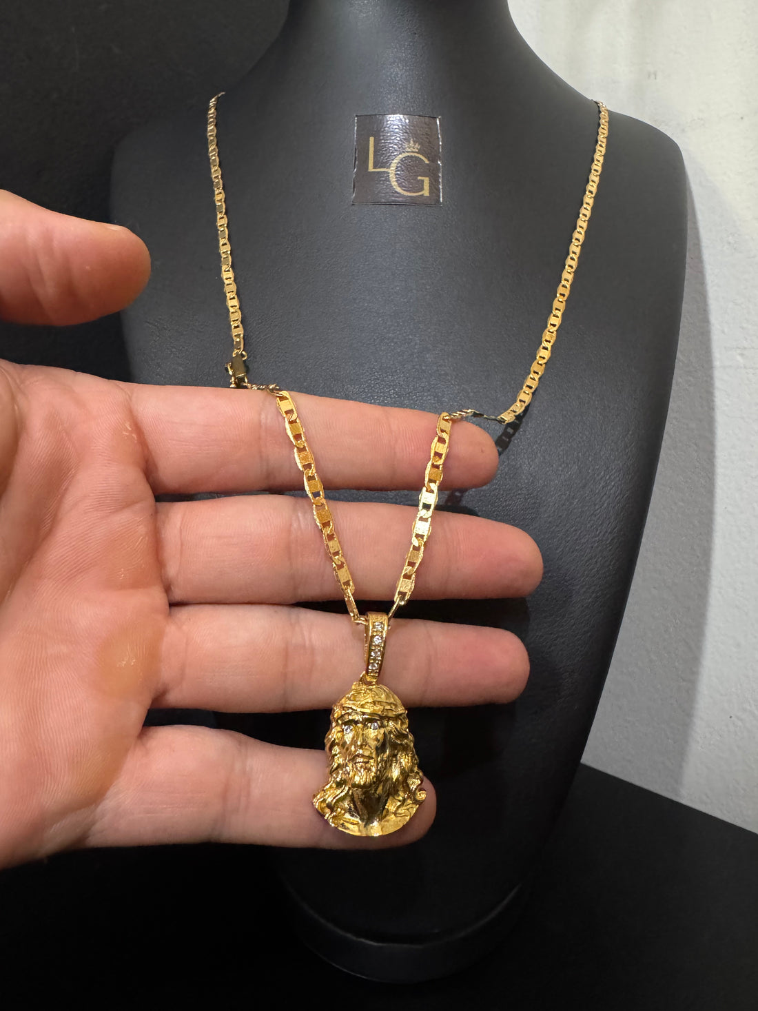 Cordão Piastrine 4mm - Face de Cristo banhado a ouro 18k