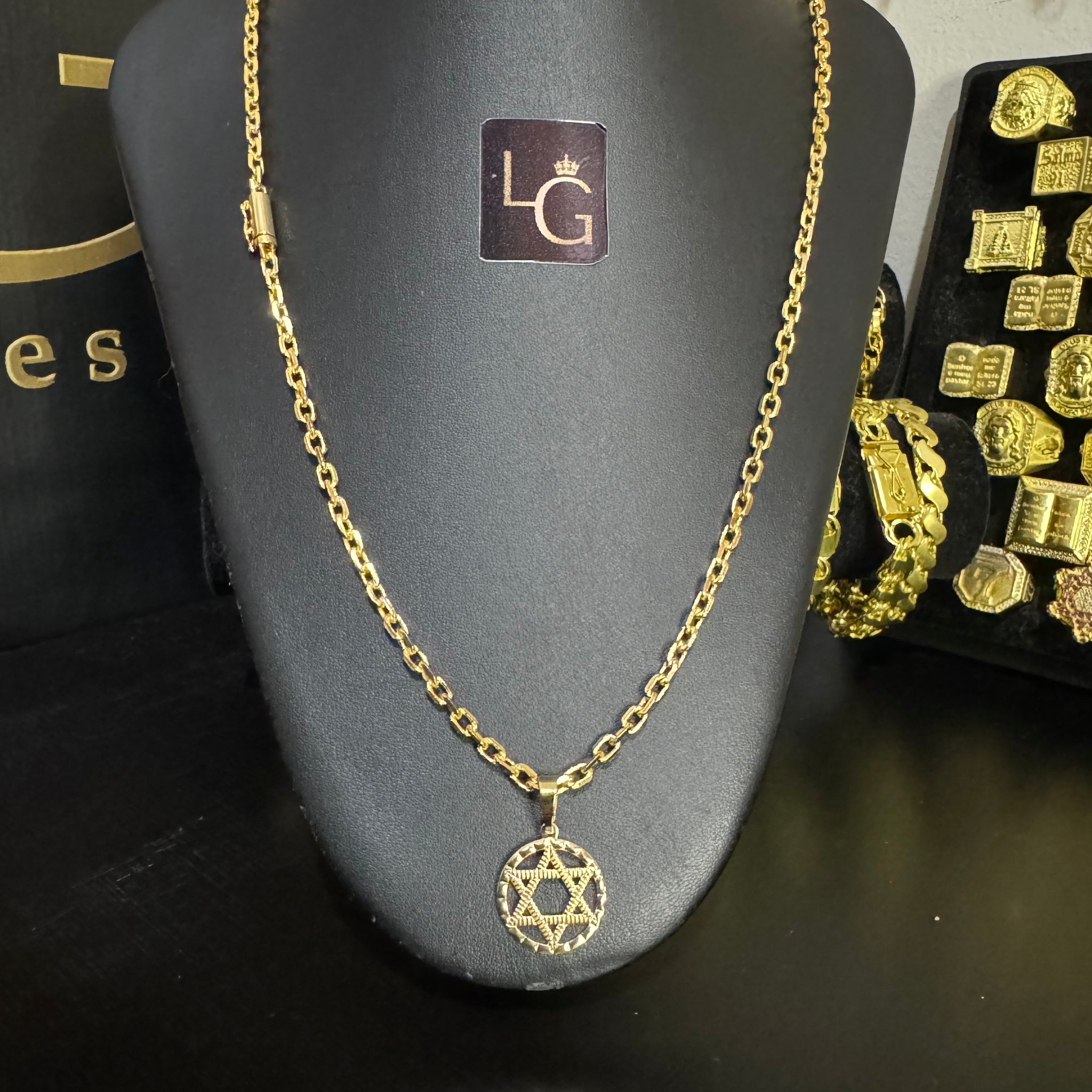 Cordão Cadeado Quina 4mm - Ping Estrela de Davi Banhado a Ouro