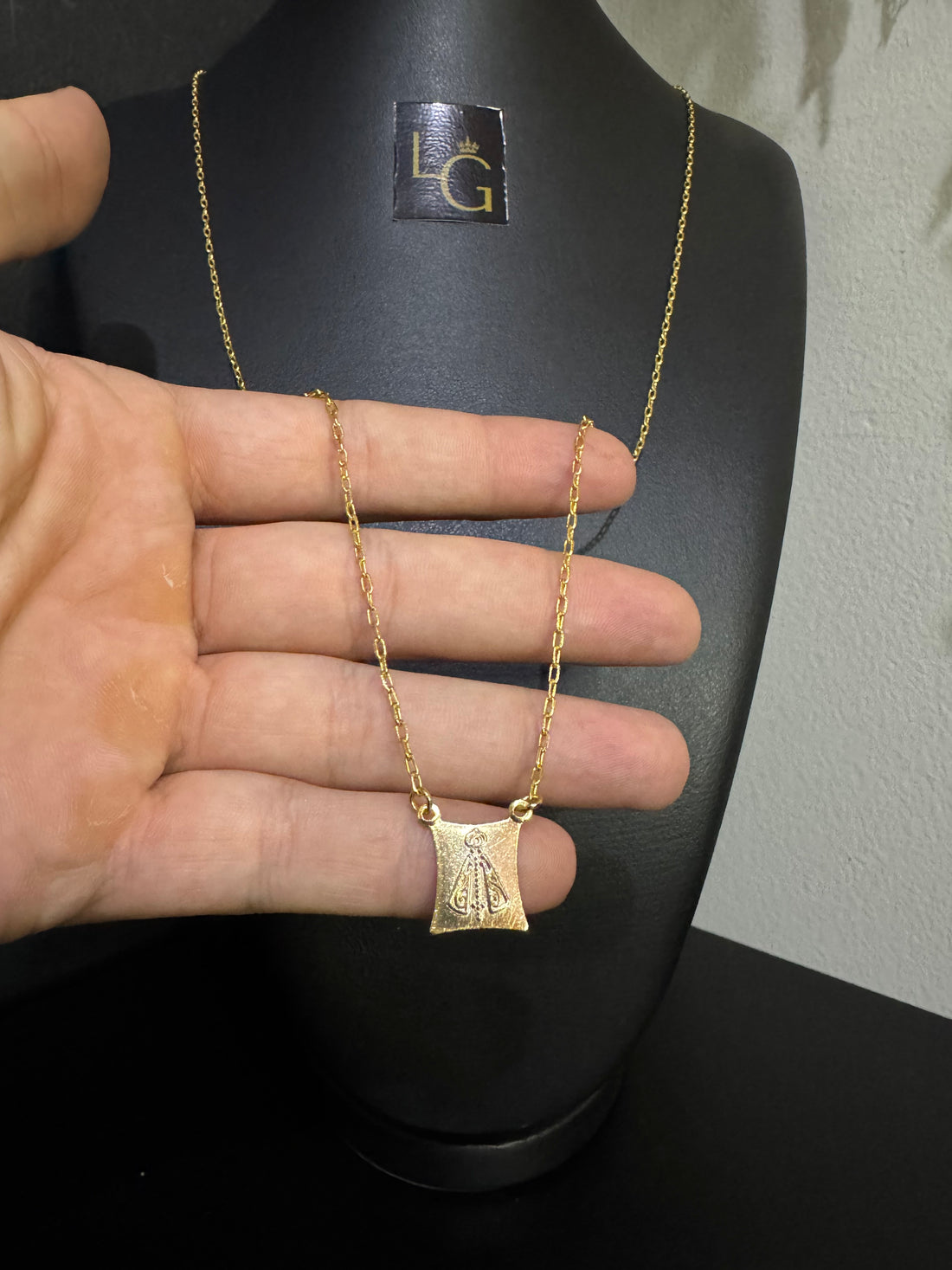 Escapulário nossa senhora aparecida banhado a ouro 18k