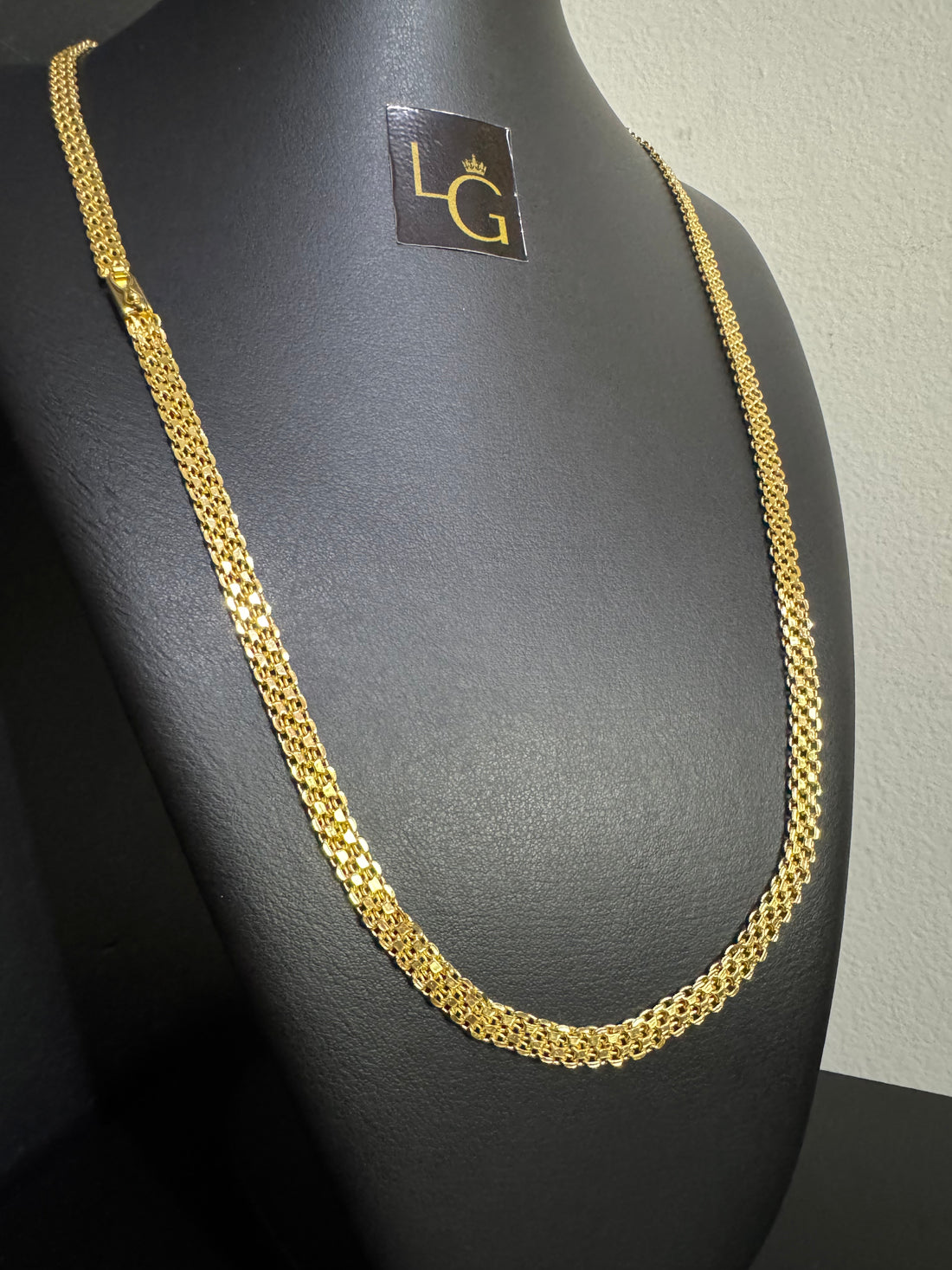 Cordão cadeado triplo 7mm banhado a ouro 18k