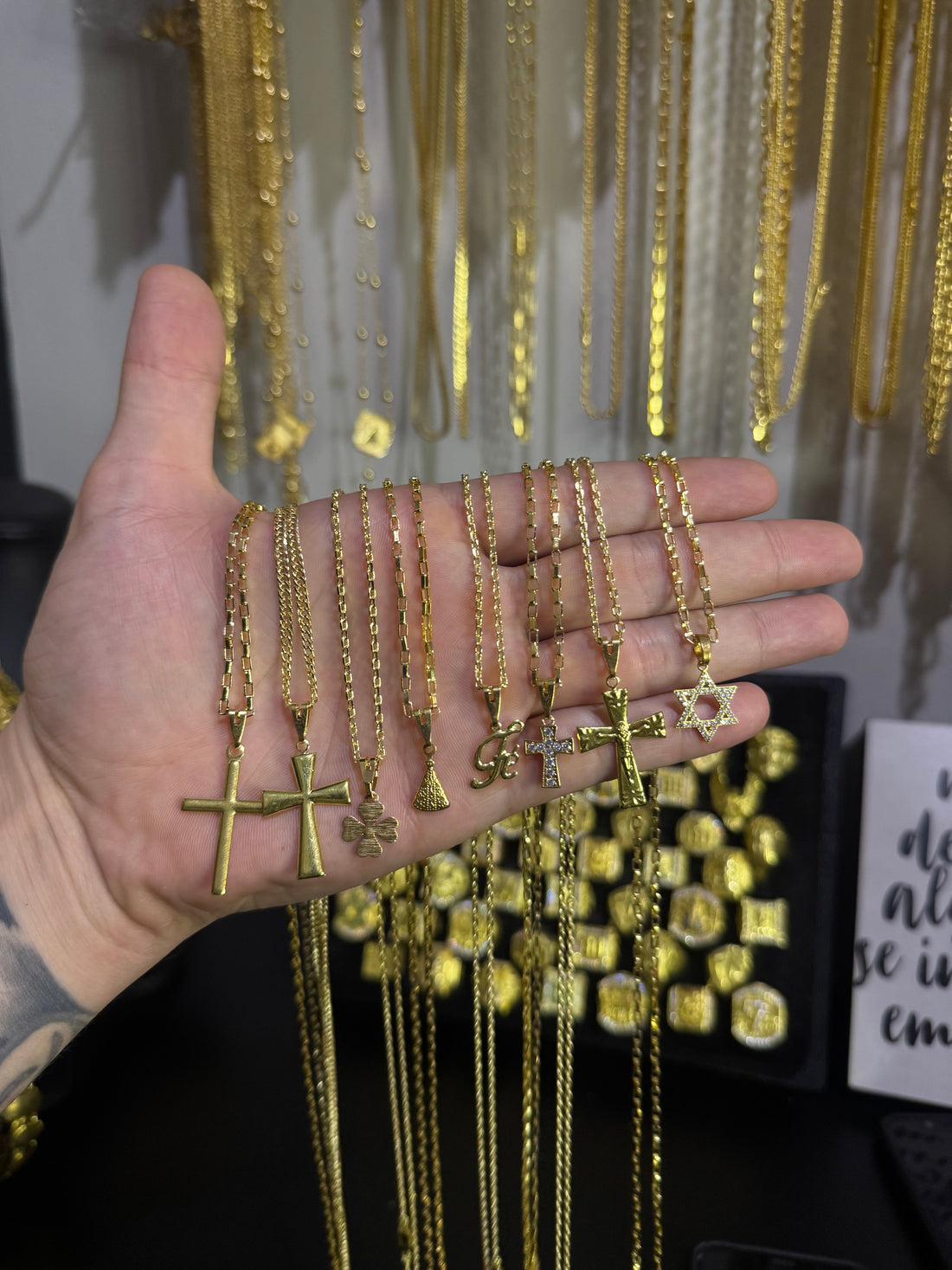 KIT ATACADÃO 50 CORDÕES COM PINGENTE MOEDA ANTIGA