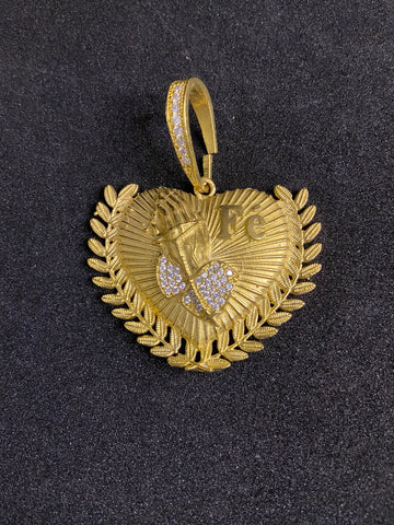 Pingente Coração FÉ Mão Rezando