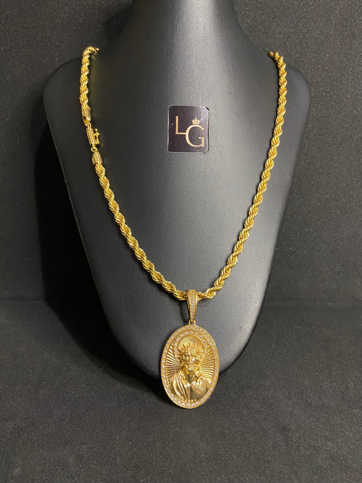 Cordão Baiano 6mm - Ping Face de Cristo Oval Banhado a Ouro